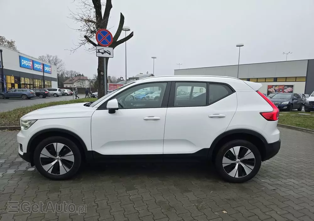 VOLVO XC 40 D4 AWD Momentum