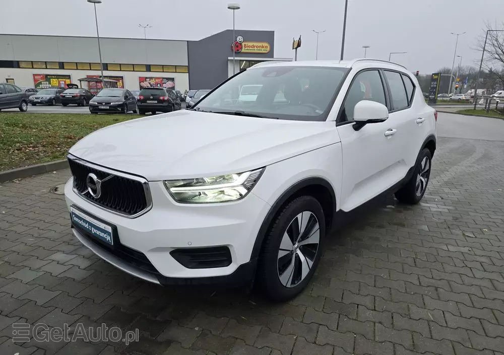 VOLVO XC 40 D4 AWD Momentum
