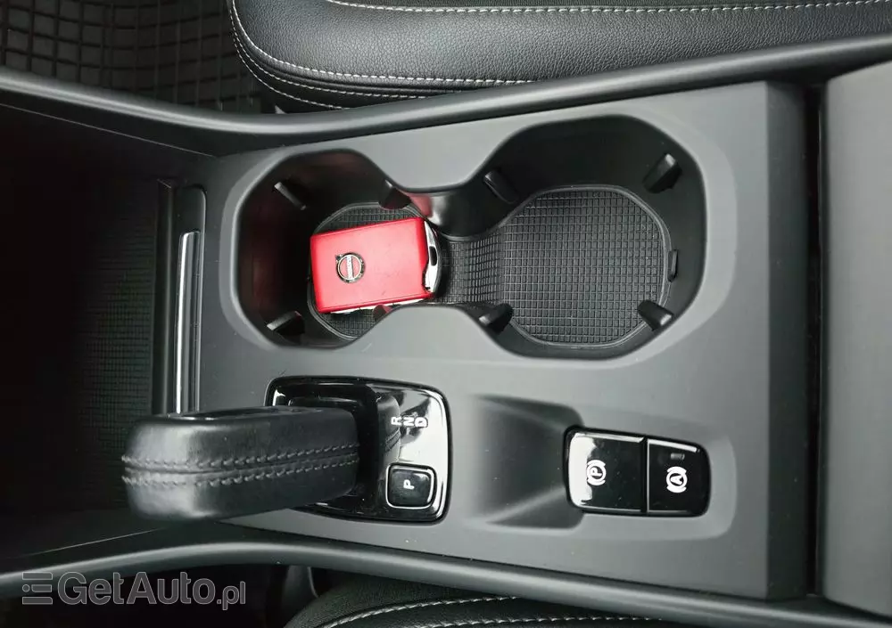 VOLVO XC 40 D4 AWD Momentum