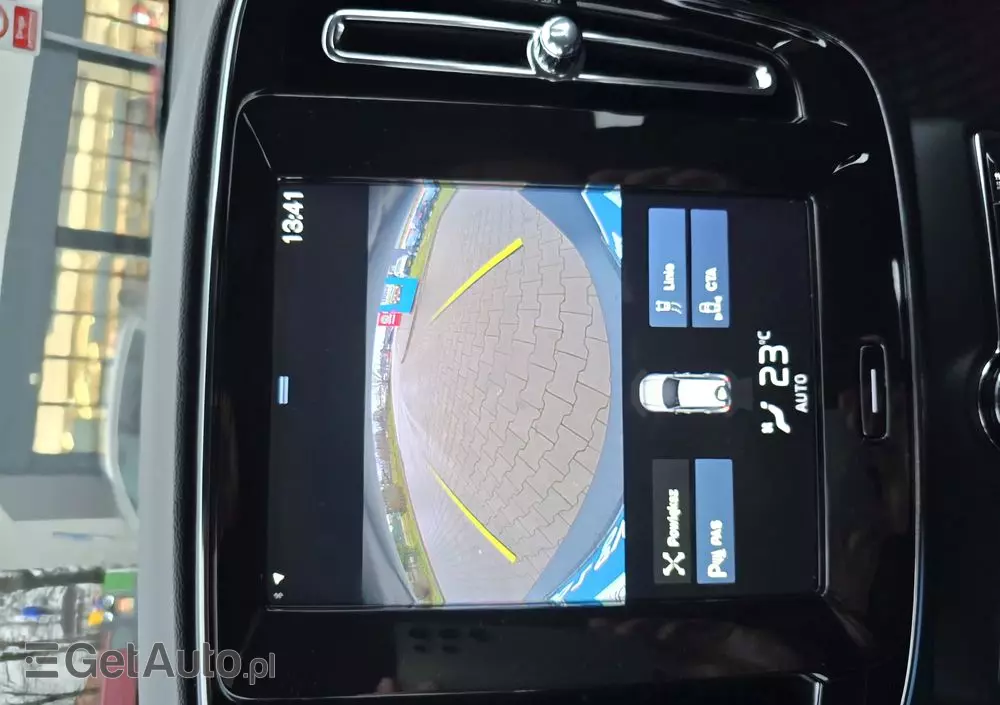 VOLVO XC 40 D4 AWD Momentum