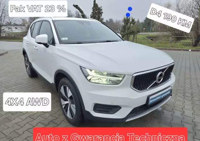 VOLVO XC 40 D4 AWD Momentum