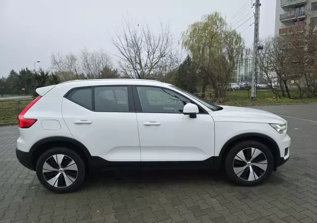 VOLVO XC 40 D4 AWD Momentum