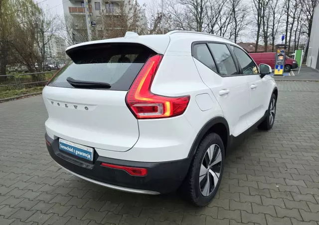 VOLVO XC 40 D4 AWD Momentum
