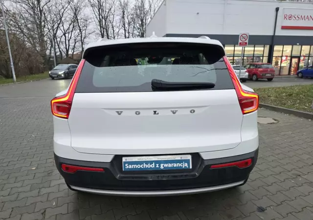 VOLVO XC 40 D4 AWD Momentum