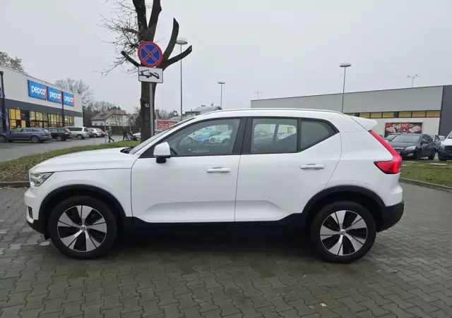 VOLVO XC 40 D4 AWD Momentum