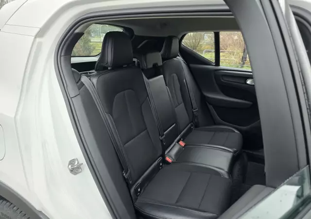 VOLVO XC 40 D4 AWD Momentum