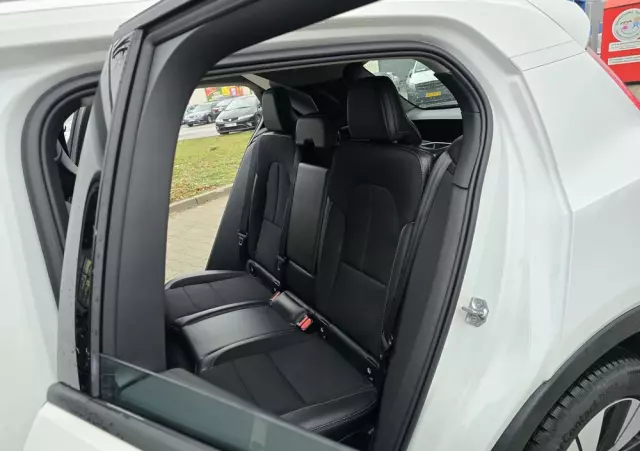 VOLVO XC 40 D4 AWD Momentum