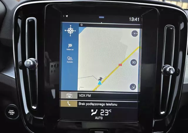 VOLVO XC 40 D4 AWD Momentum