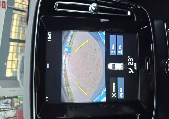 VOLVO XC 40 D4 AWD Momentum