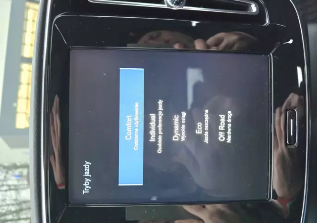 VOLVO XC 40 D4 AWD Momentum