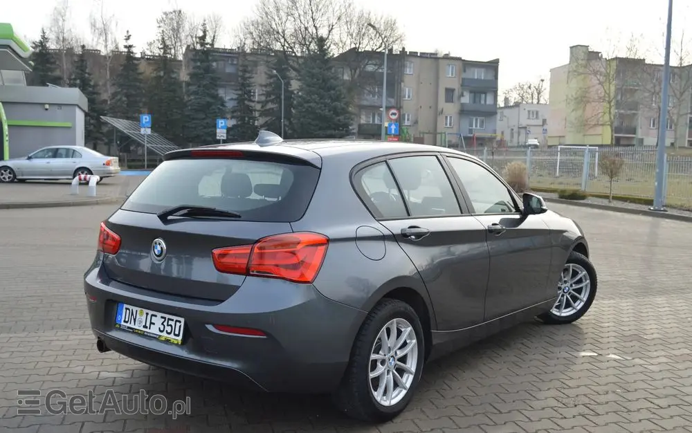 BMW Seria 1 118i Sport Line