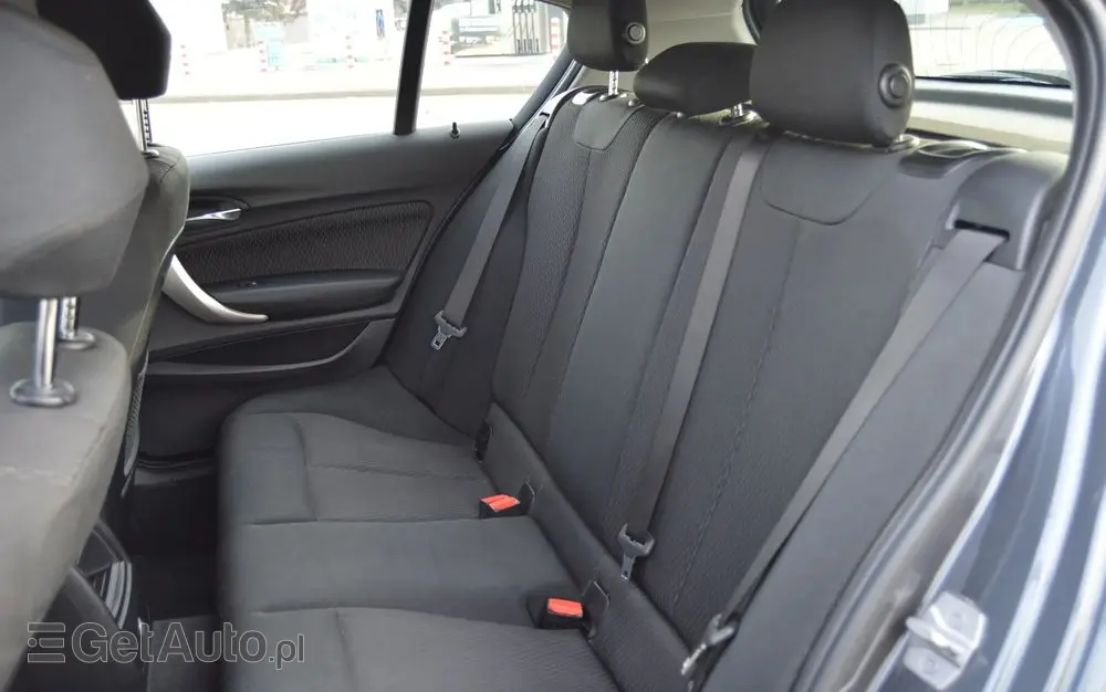 BMW Seria 1 118i Sport Line