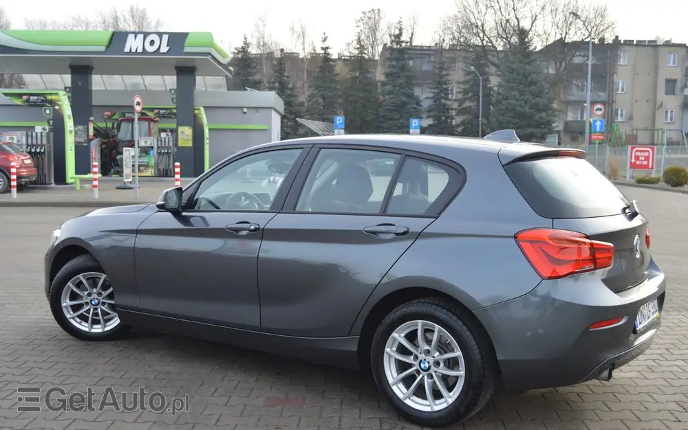 BMW Seria 1 118i Sport Line