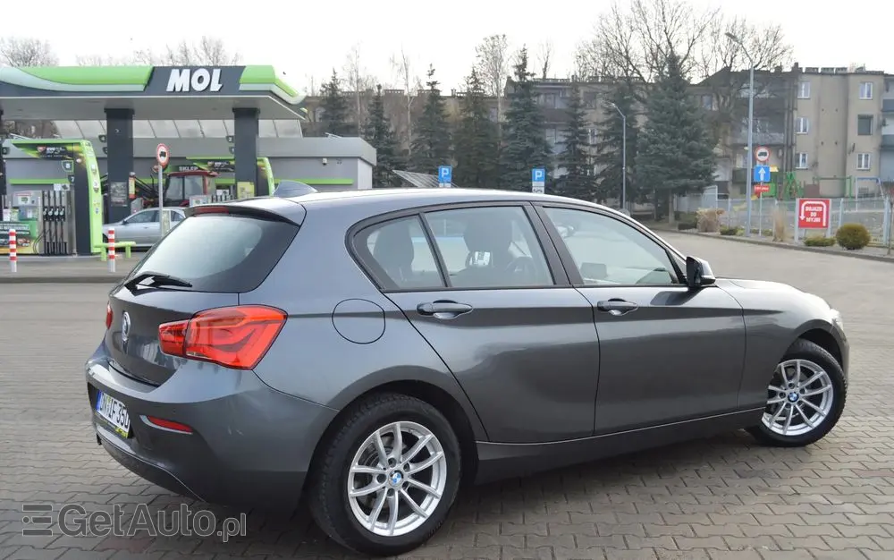 BMW Seria 1 118i Sport Line