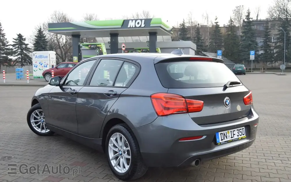 BMW Seria 1 118i Sport Line