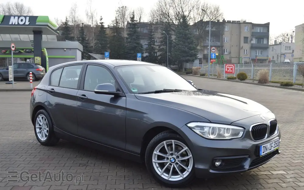 BMW Seria 1 118i Sport Line