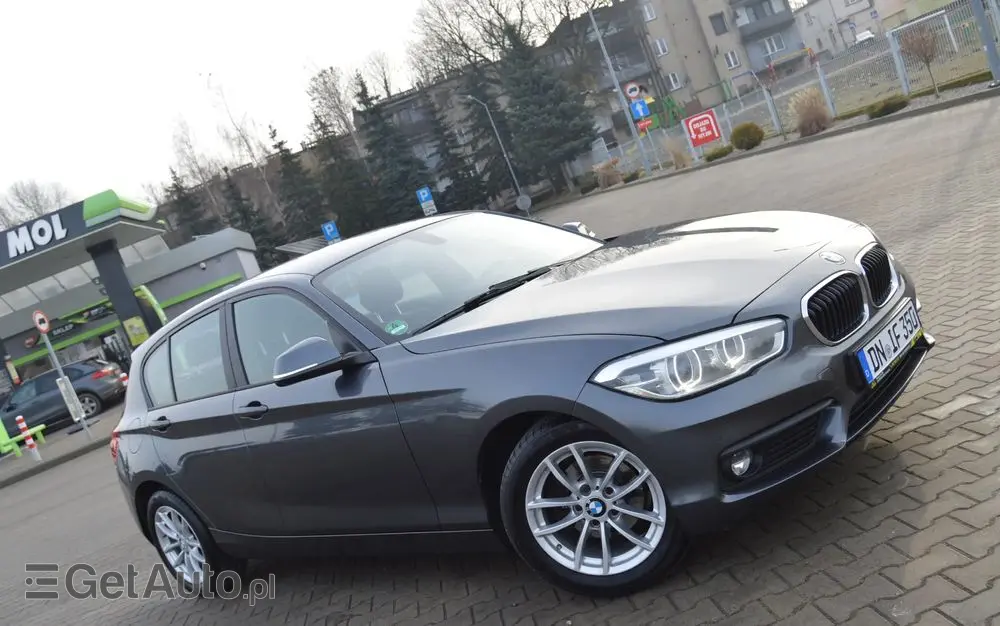 BMW Seria 1 118i Sport Line