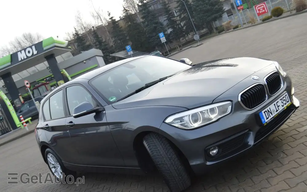 BMW Seria 1 118i Sport Line