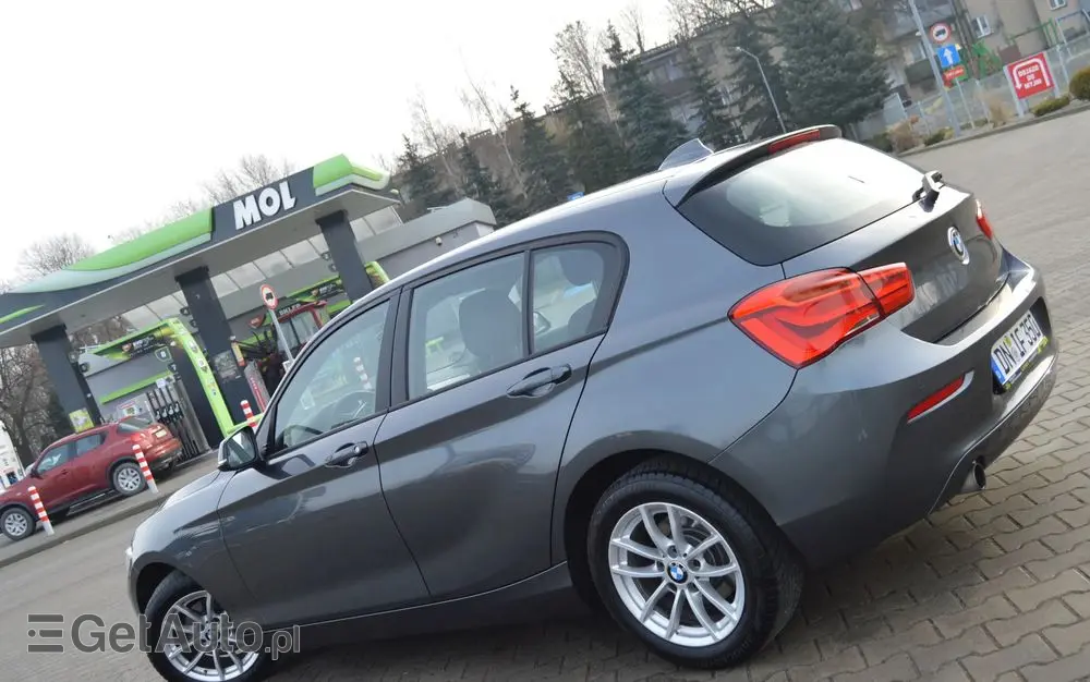 BMW Seria 1 118i Sport Line
