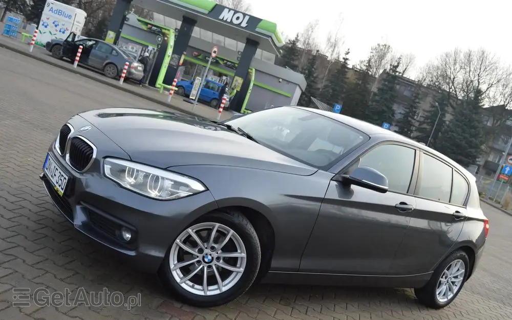 BMW Seria 1 118i Sport Line
