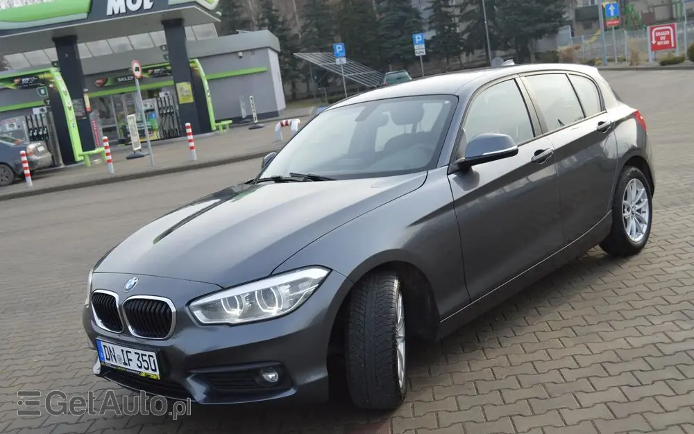 BMW Seria 1 118i Sport Line