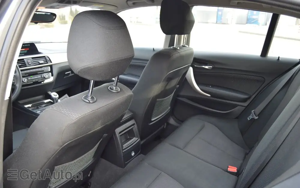 BMW Seria 1 118i Sport Line