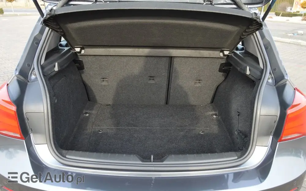 BMW Seria 1 118i Sport Line