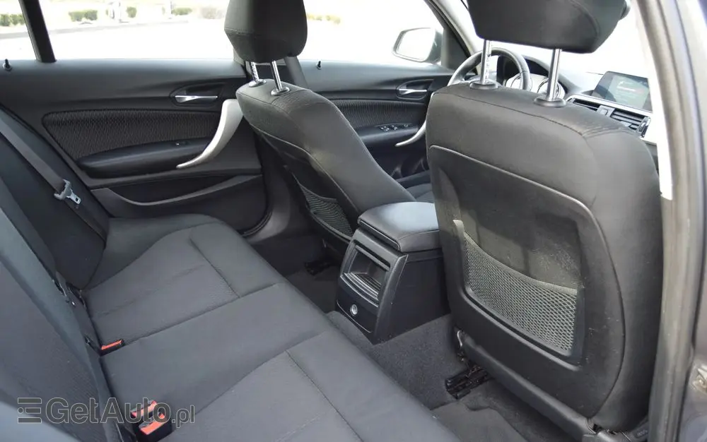 BMW Seria 1 118i Sport Line