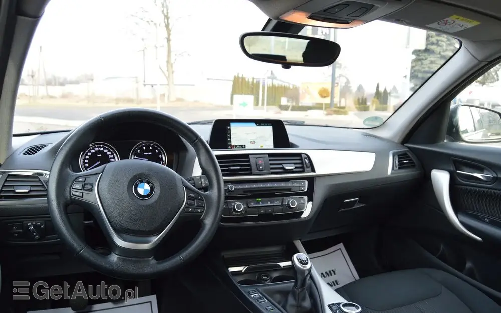 BMW Seria 1 118i Sport Line