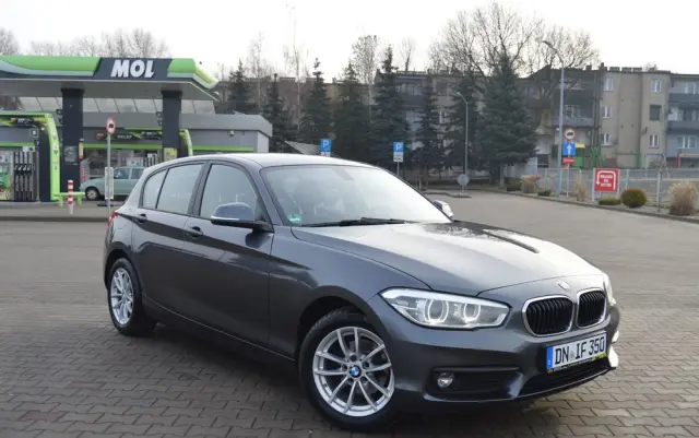 BMW Seria 1 118i Sport Line