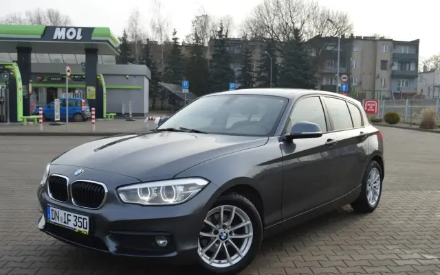 BMW Seria 1 118i Sport Line