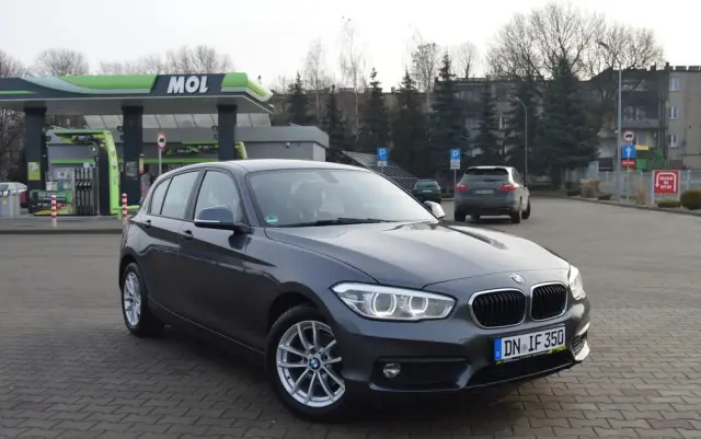 BMW Seria 1 118i Sport Line