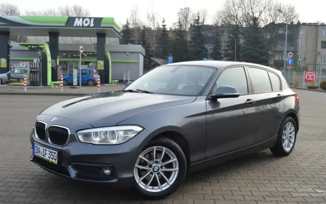 BMW Seria 1 118i Sport Line