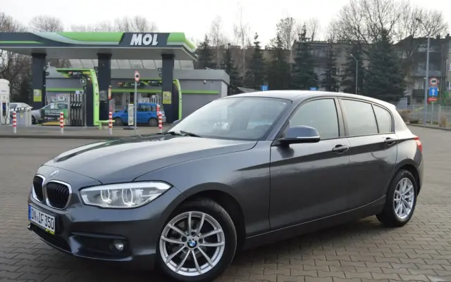 BMW Seria 1 118i Sport Line