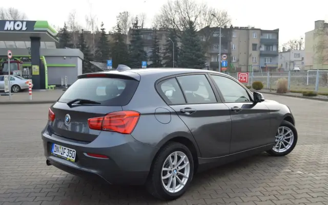 BMW Seria 1 118i Sport Line