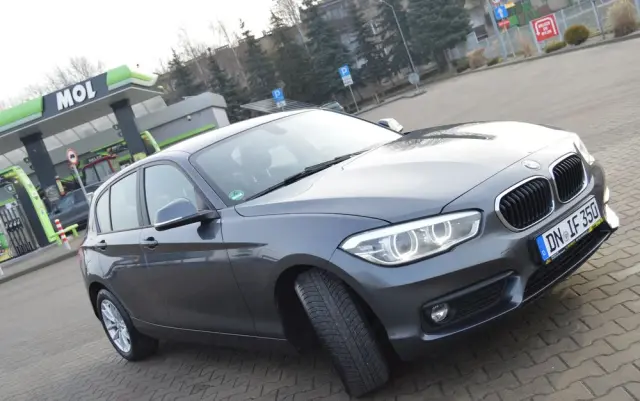 BMW Seria 1 118i Sport Line