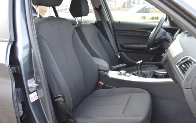 BMW Seria 1 118i Sport Line