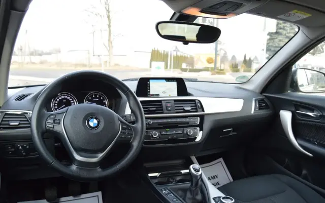 BMW Seria 1 118i Sport Line