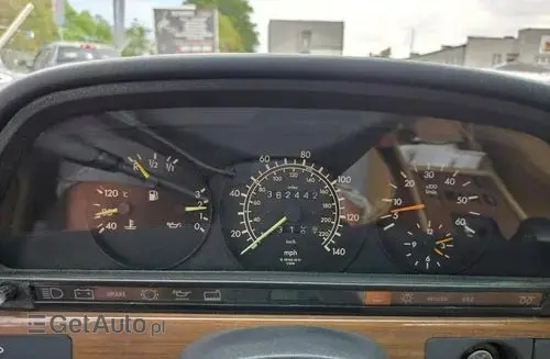 MERCEDES-BENZ W126 