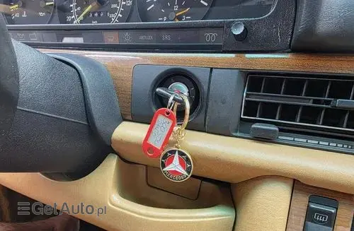 MERCEDES-BENZ W126 