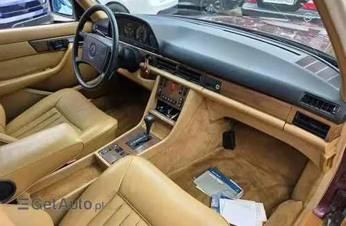 MERCEDES-BENZ W126 