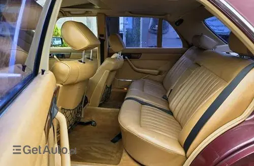 MERCEDES-BENZ W126 