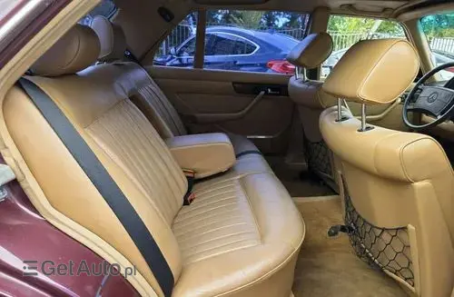 MERCEDES-BENZ W126 