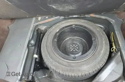 MERCEDES-BENZ W126 