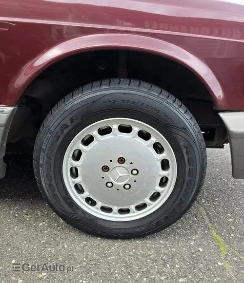 MERCEDES-BENZ W126 