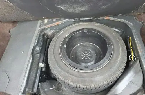 MERCEDES-BENZ W126 