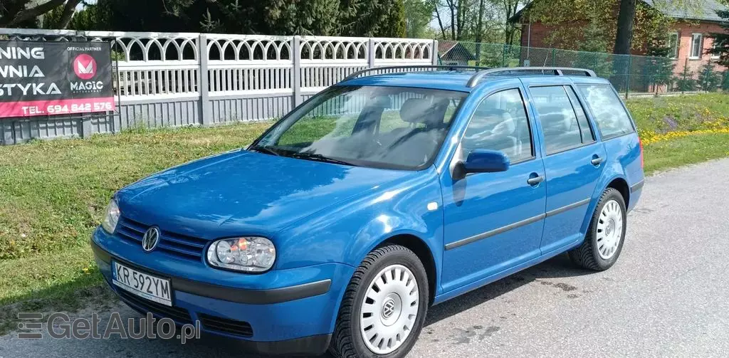 VOLKSWAGEN Golf 