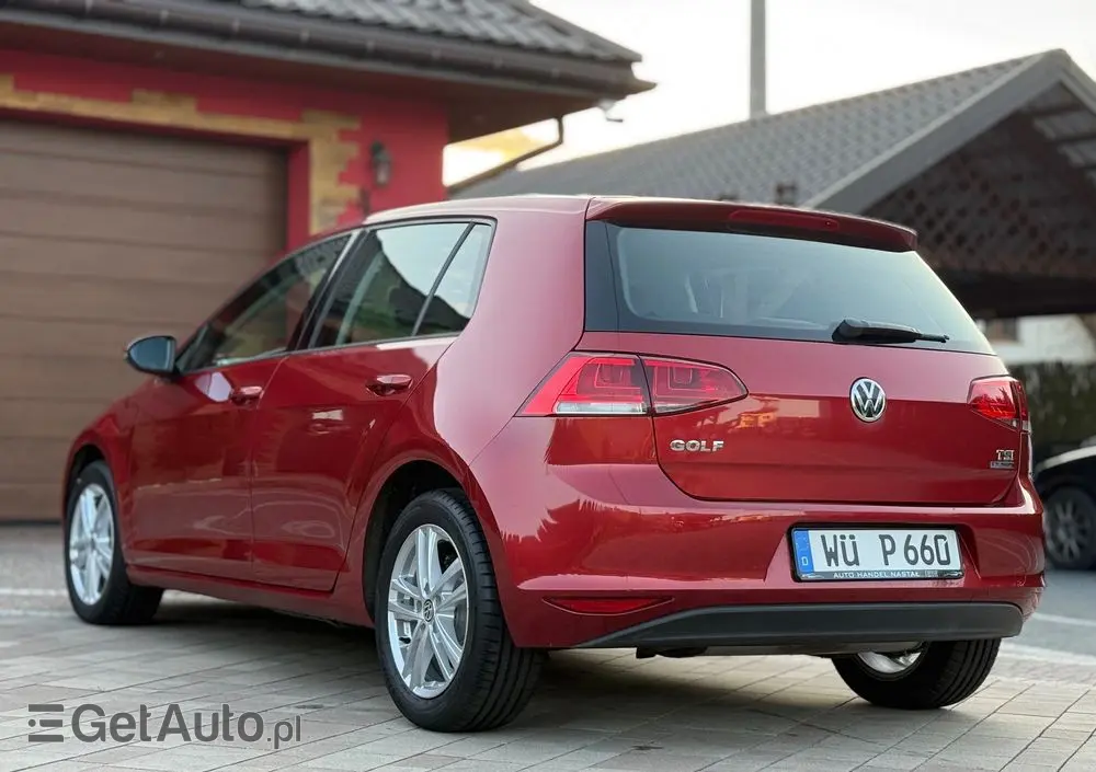VOLKSWAGEN Golf 