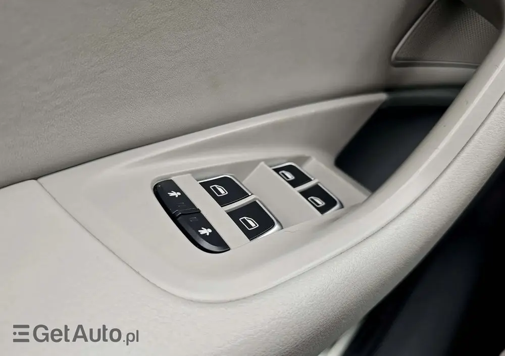 AUDI A6 Avant 2.0 TDI Ultra S tronic