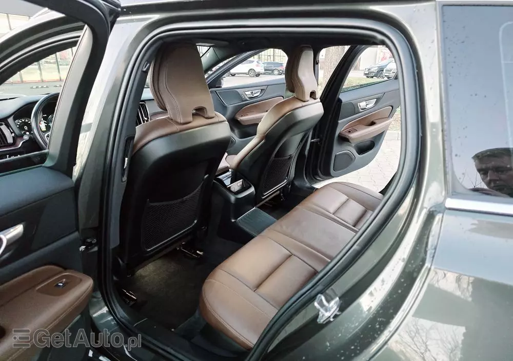 VOLVO V60 T6 AWD Plug-In Hybrid Inscription